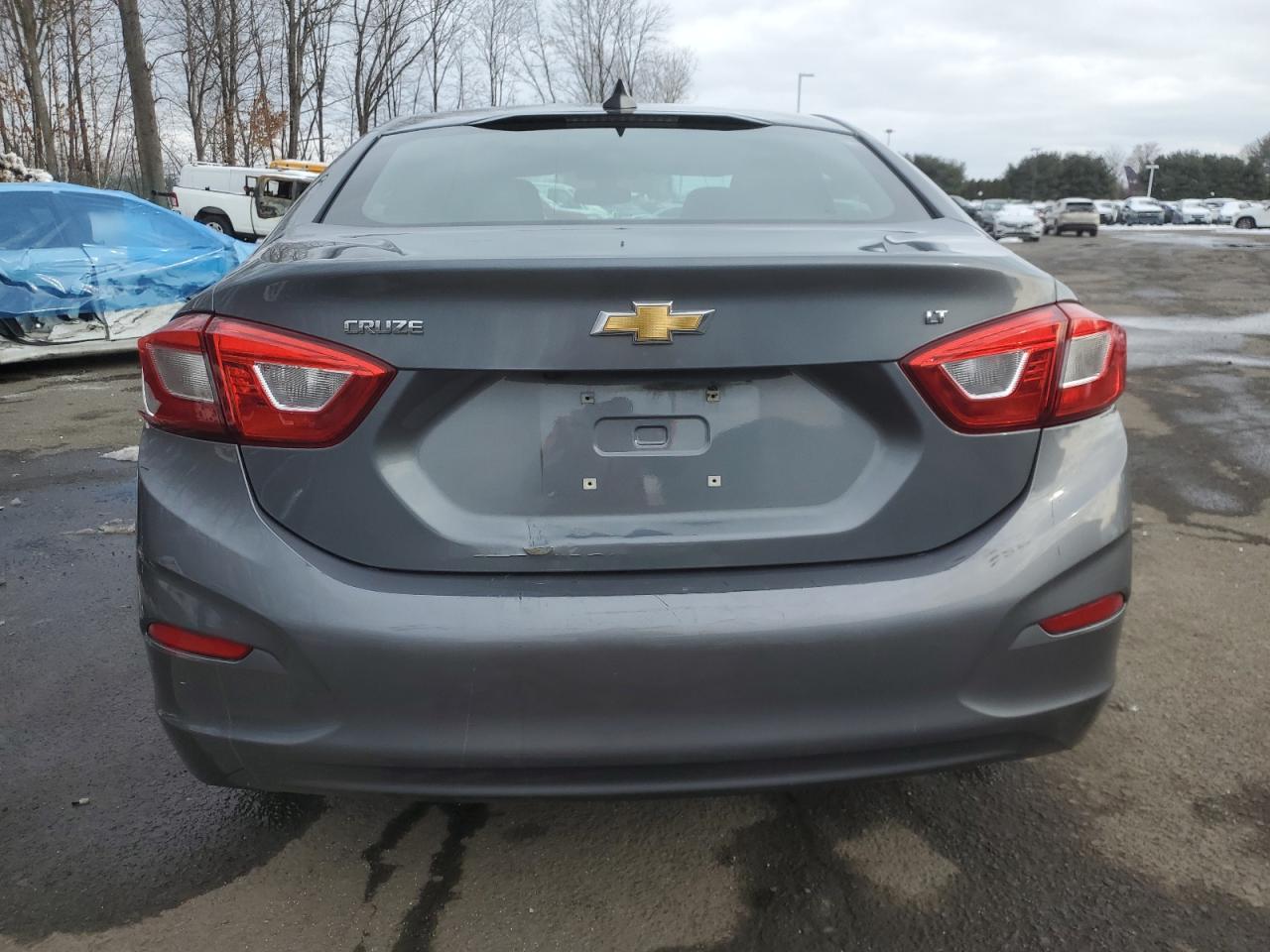 2018 Chevrolet Cruze - Image 6