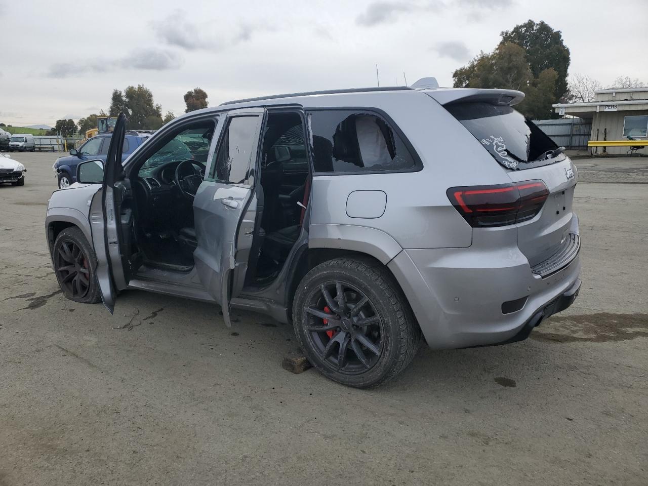 2017 Jeep Grand Cherokee - Image 2