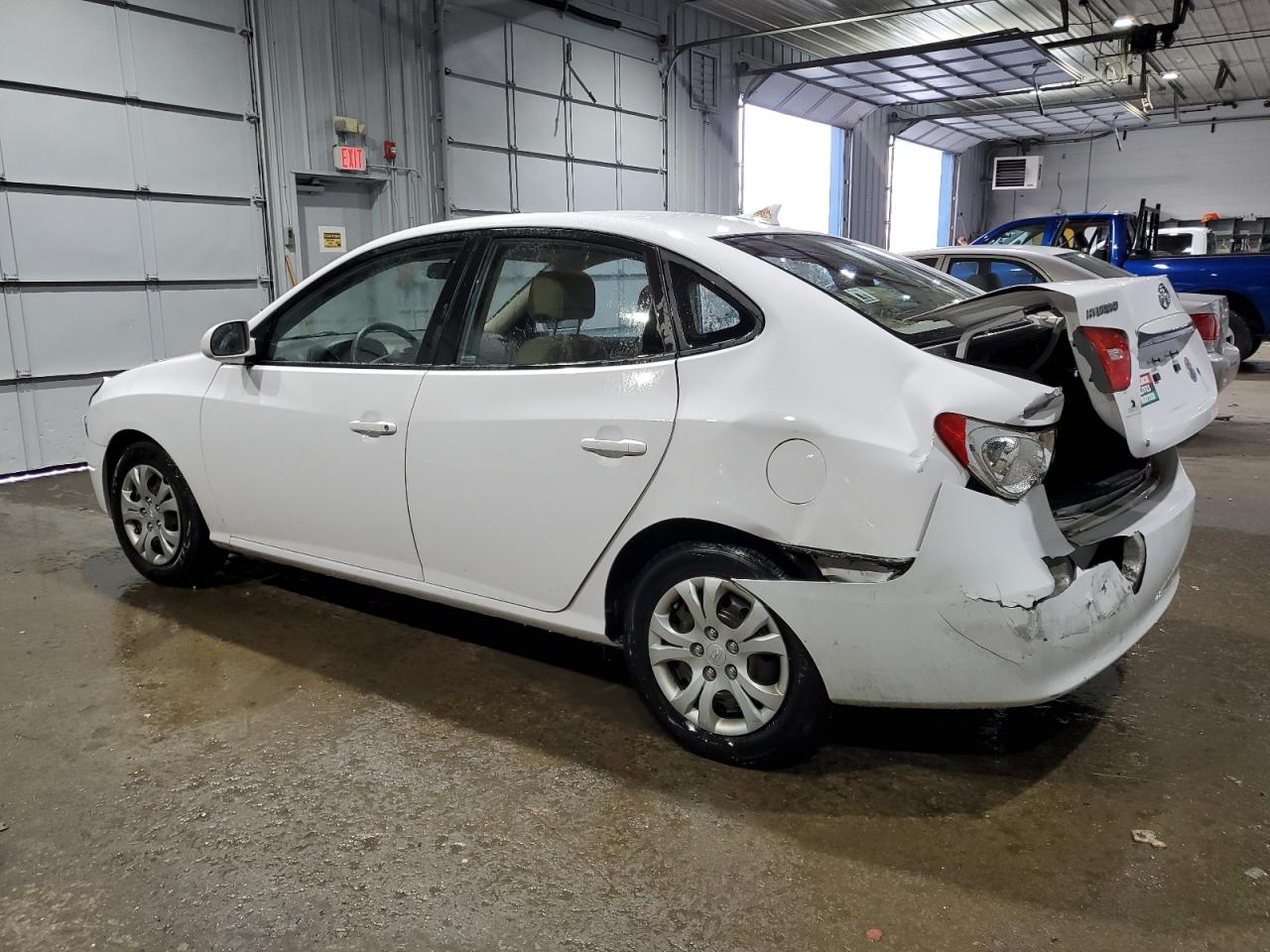 2010 Hyundai Elantra - Image 2