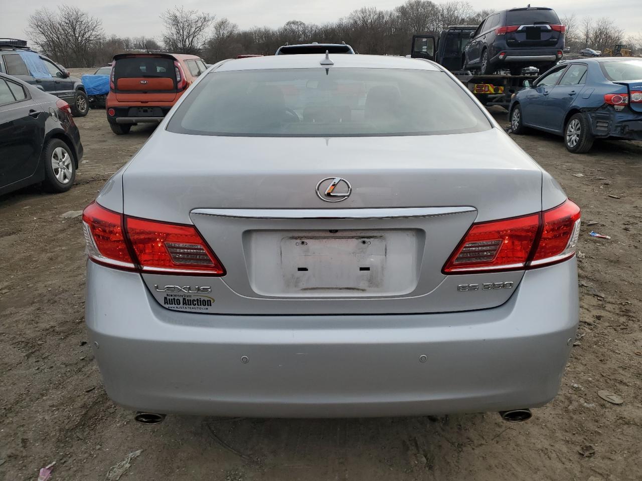 2010 Lexus ES - Image 6