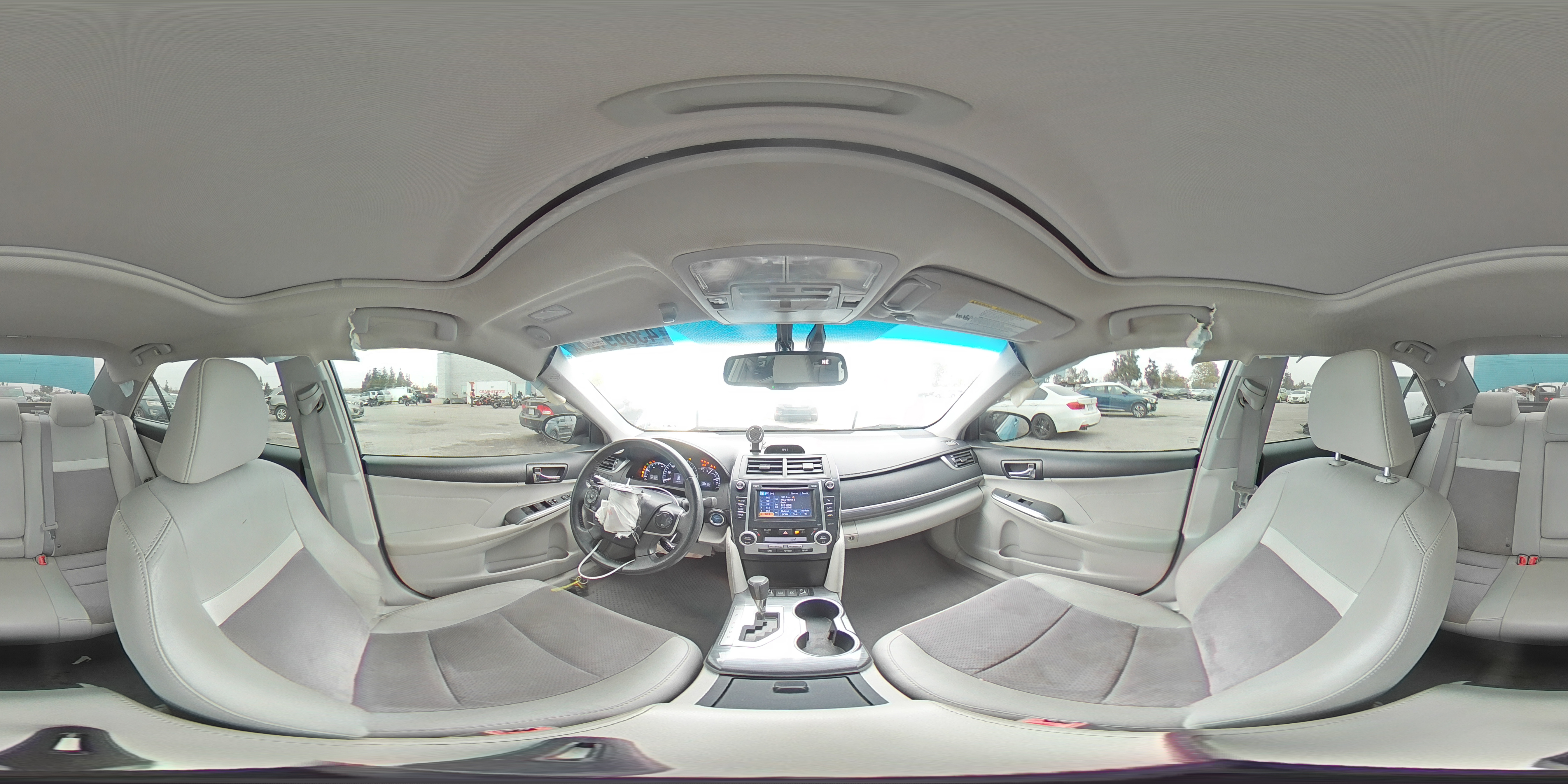 2013 Toyota Camry - Image 12