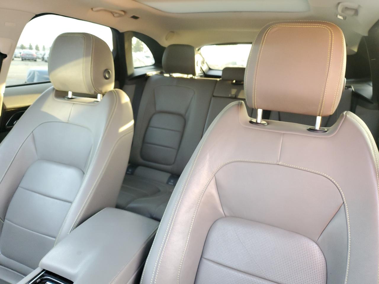 2018 Jaguar F-Pace - Image 10