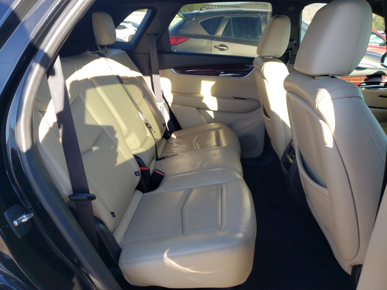 2019 Cadillac XT5 - Image 11