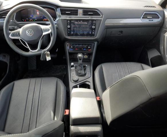  VOLKSWAGEN TIGUAN 2024 Чорний