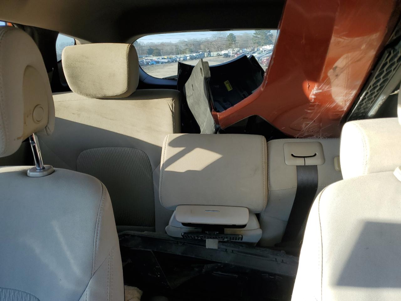 2016 Hyundai Santa Fe - Image 10