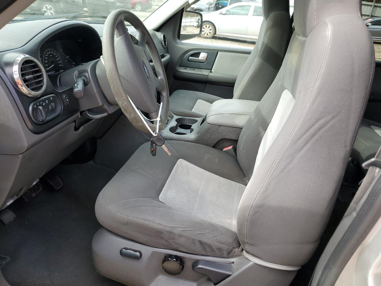 2003 Ford Expedition - Image 7