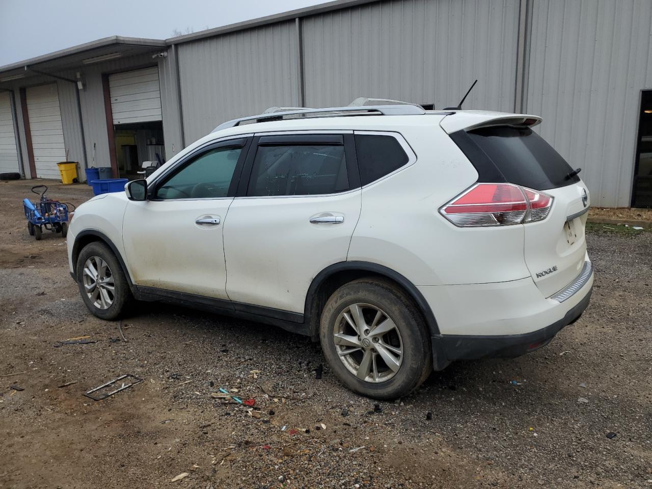 2015 Nissan Rogue - Image 2