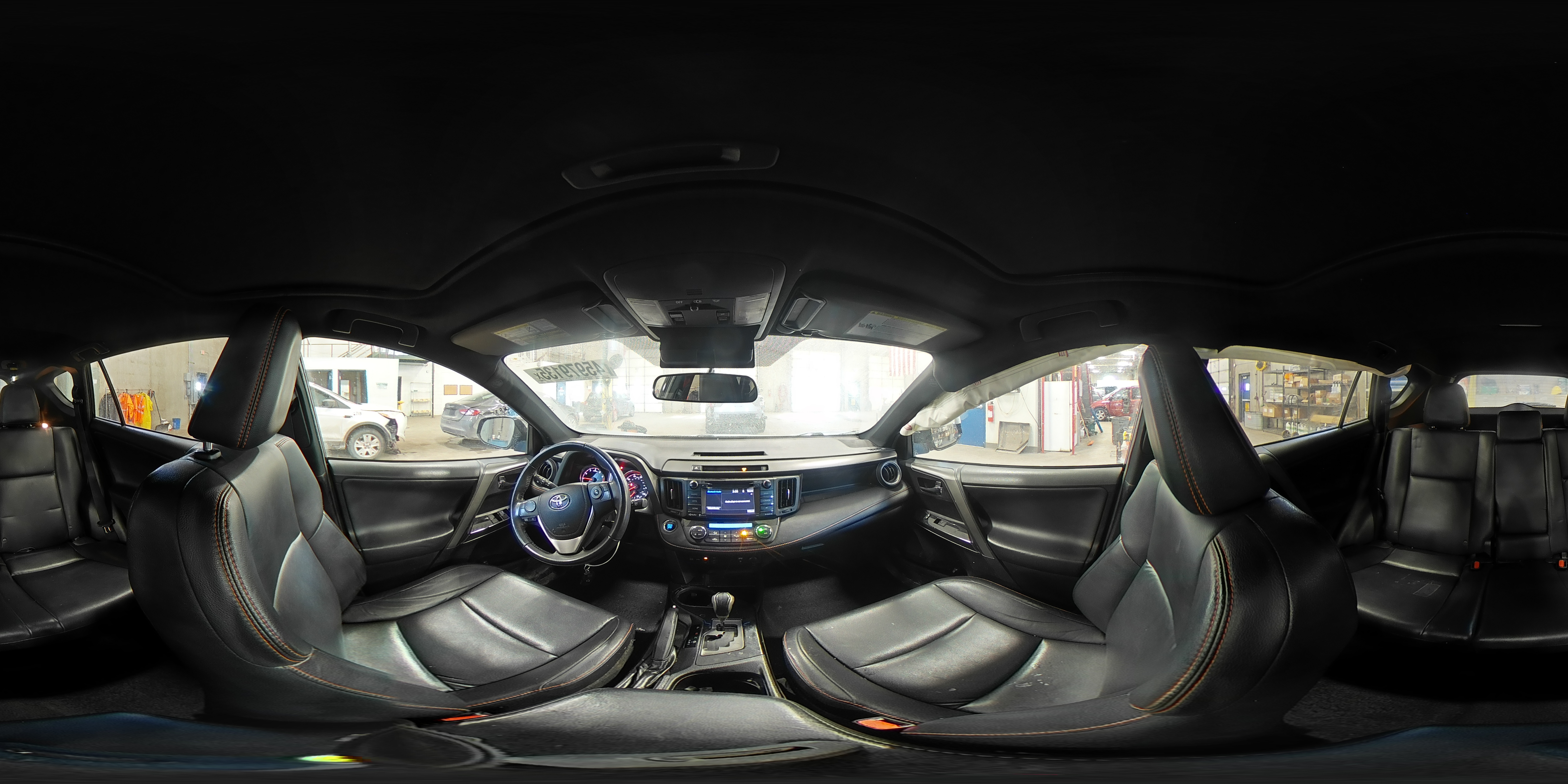 2016 Toyota RAV 4 - Image 13