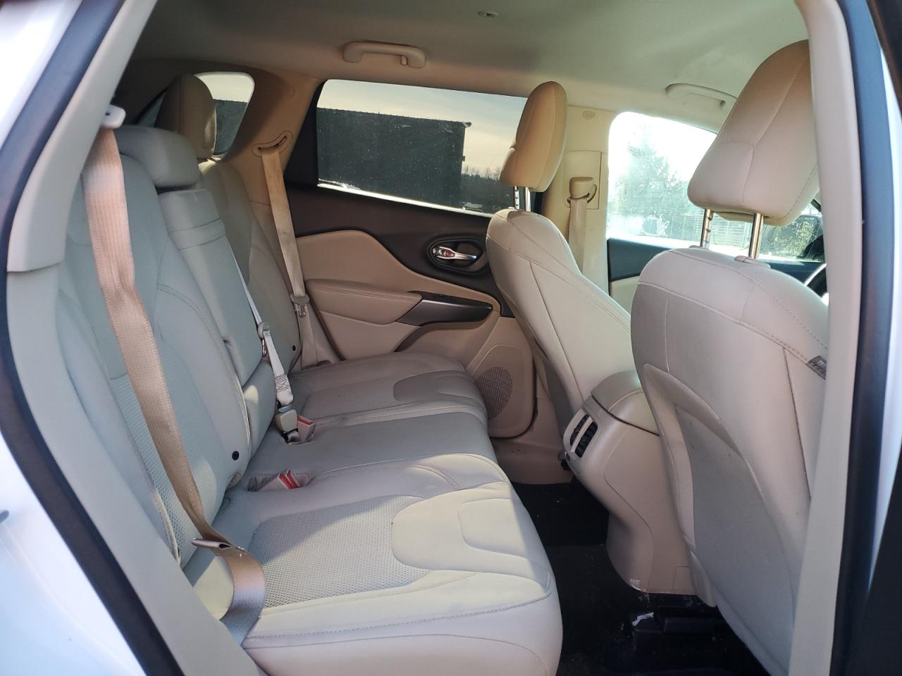 2019 Jeep Grand Cherokee - Image 11