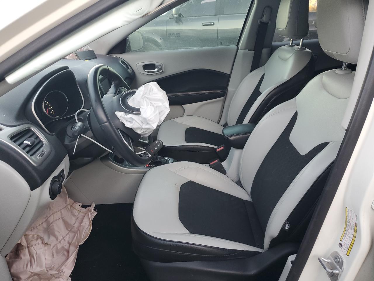 2019 Jeep Compass - Image 7