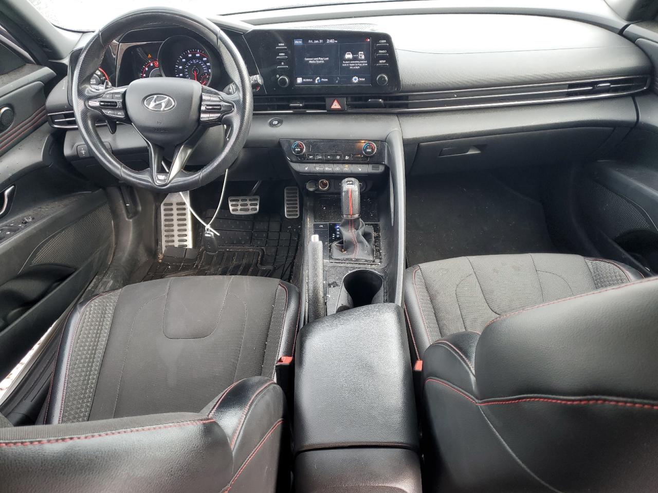 2022 Hyundai Elantra - Image 8