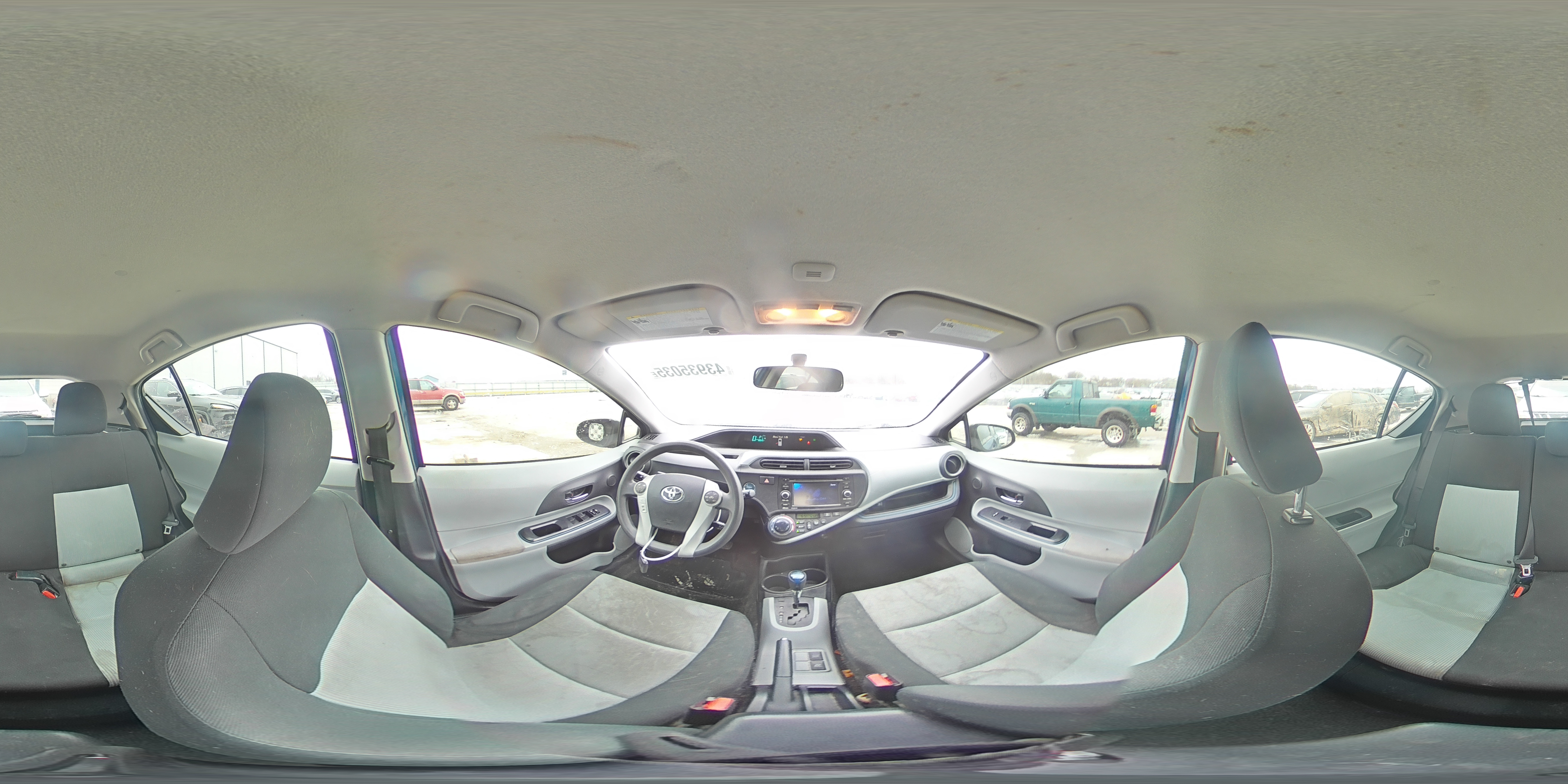 2012 Toyota Prius - Image 14