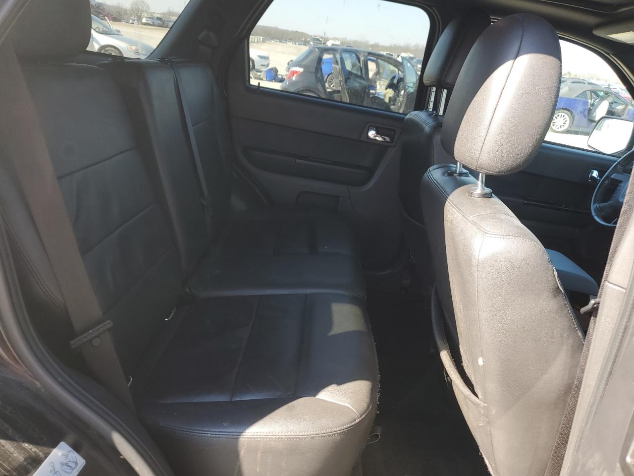 2010 Ford Escape - Image 11