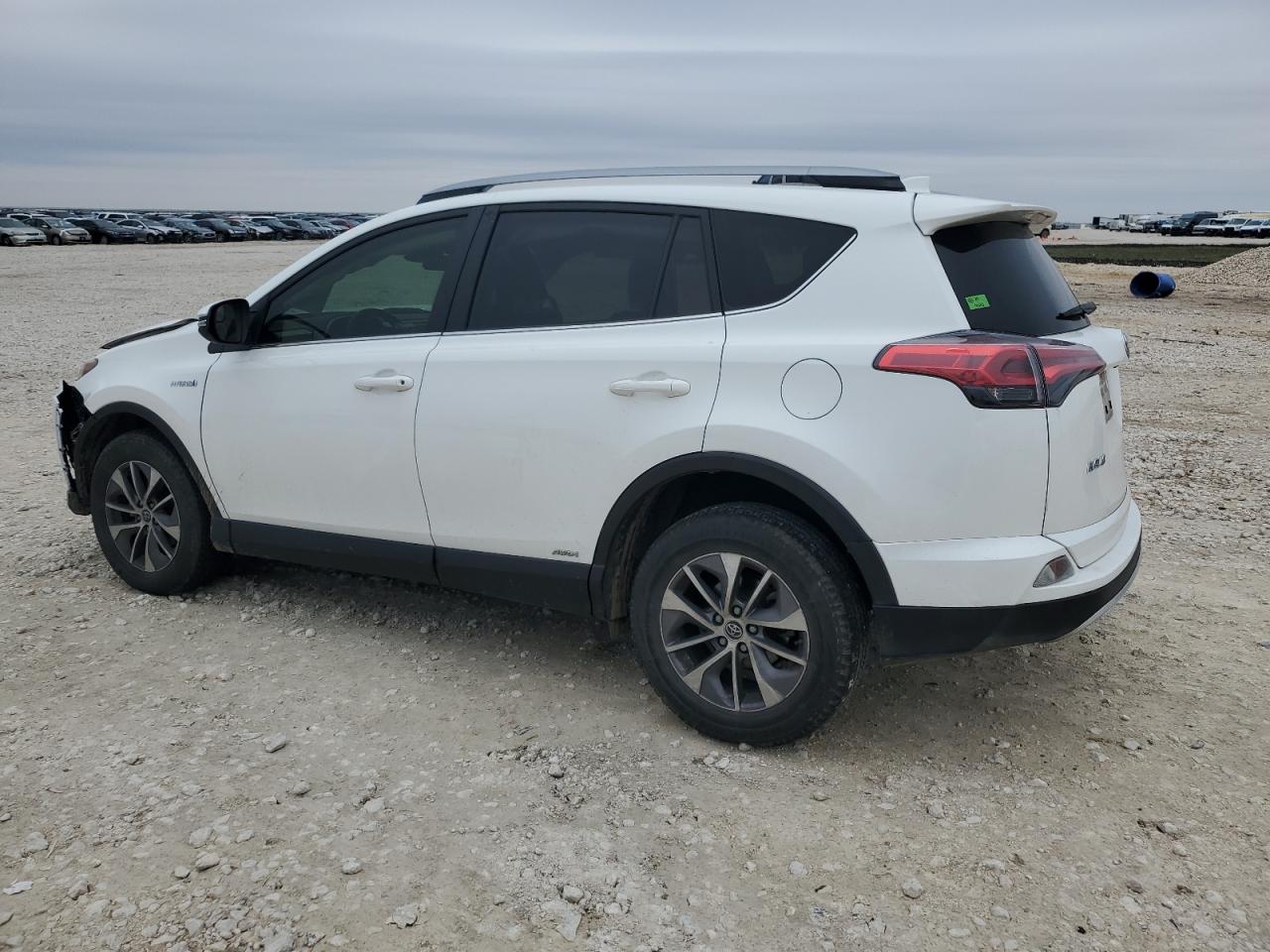2018 Toyota RAV 4 - Image 2