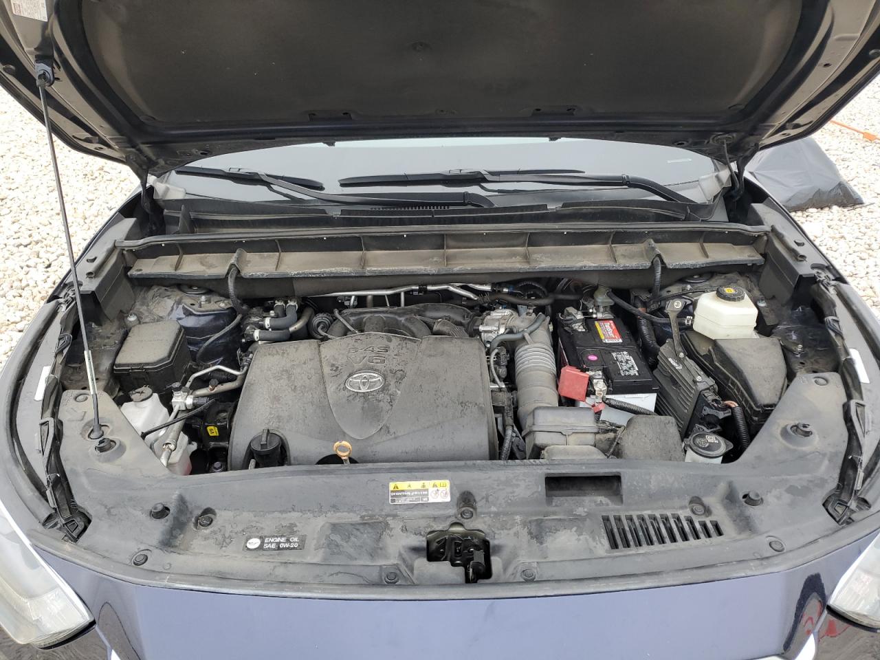 2021 Toyota Highlander - Image 13