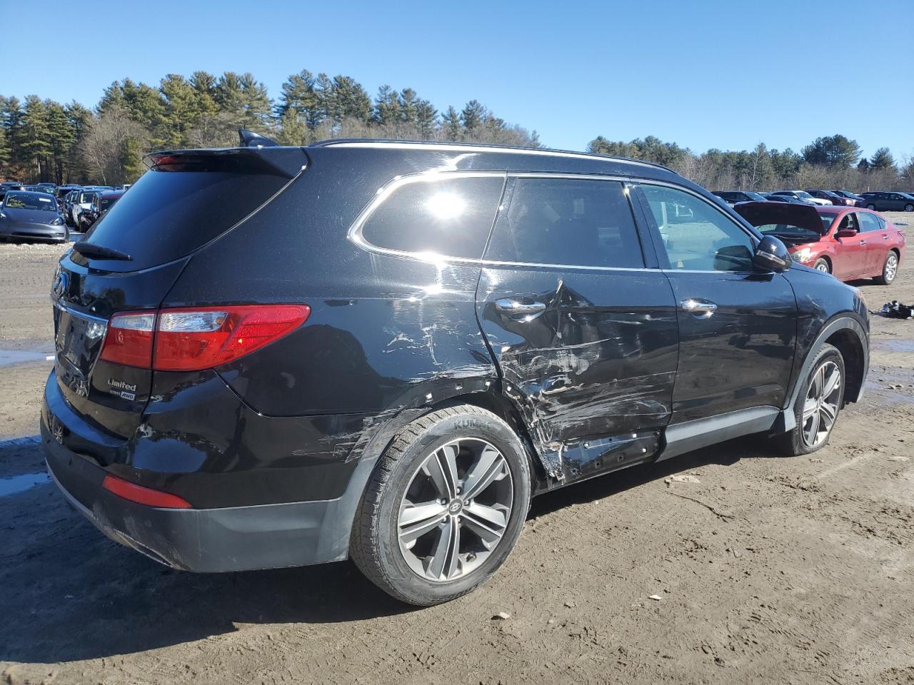 2016 Hyundai Santa Fe - Image 3