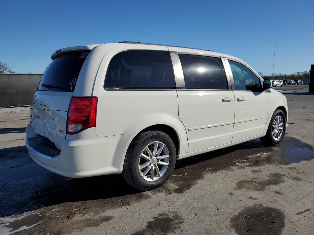 2013 Dodge Caravan - Image 3