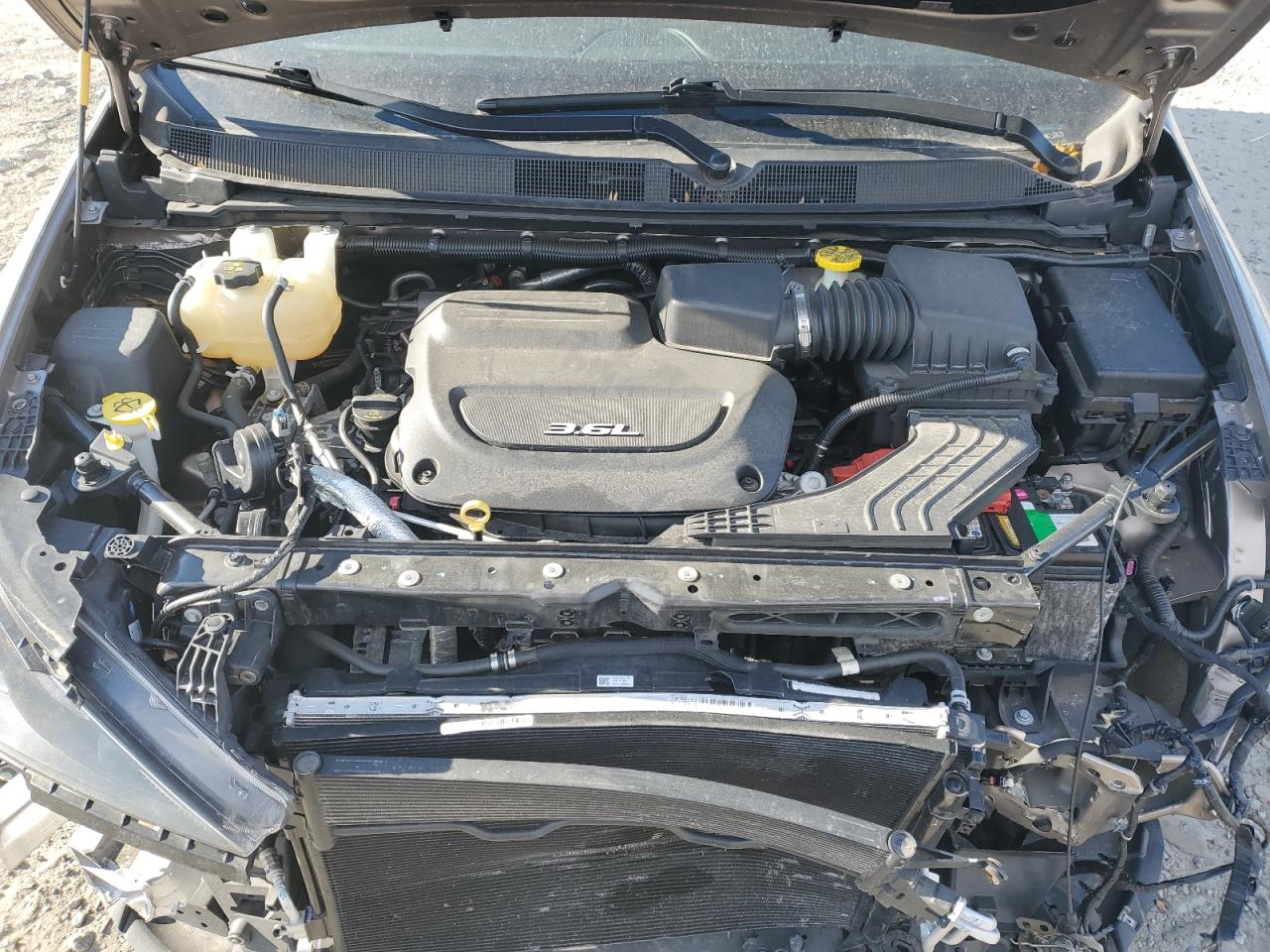 2018 Chrysler Pacifica - Image 12