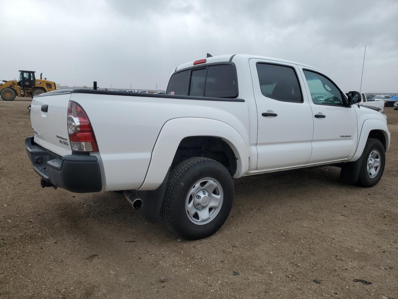 2015 Toyota Tacoma - Image 3