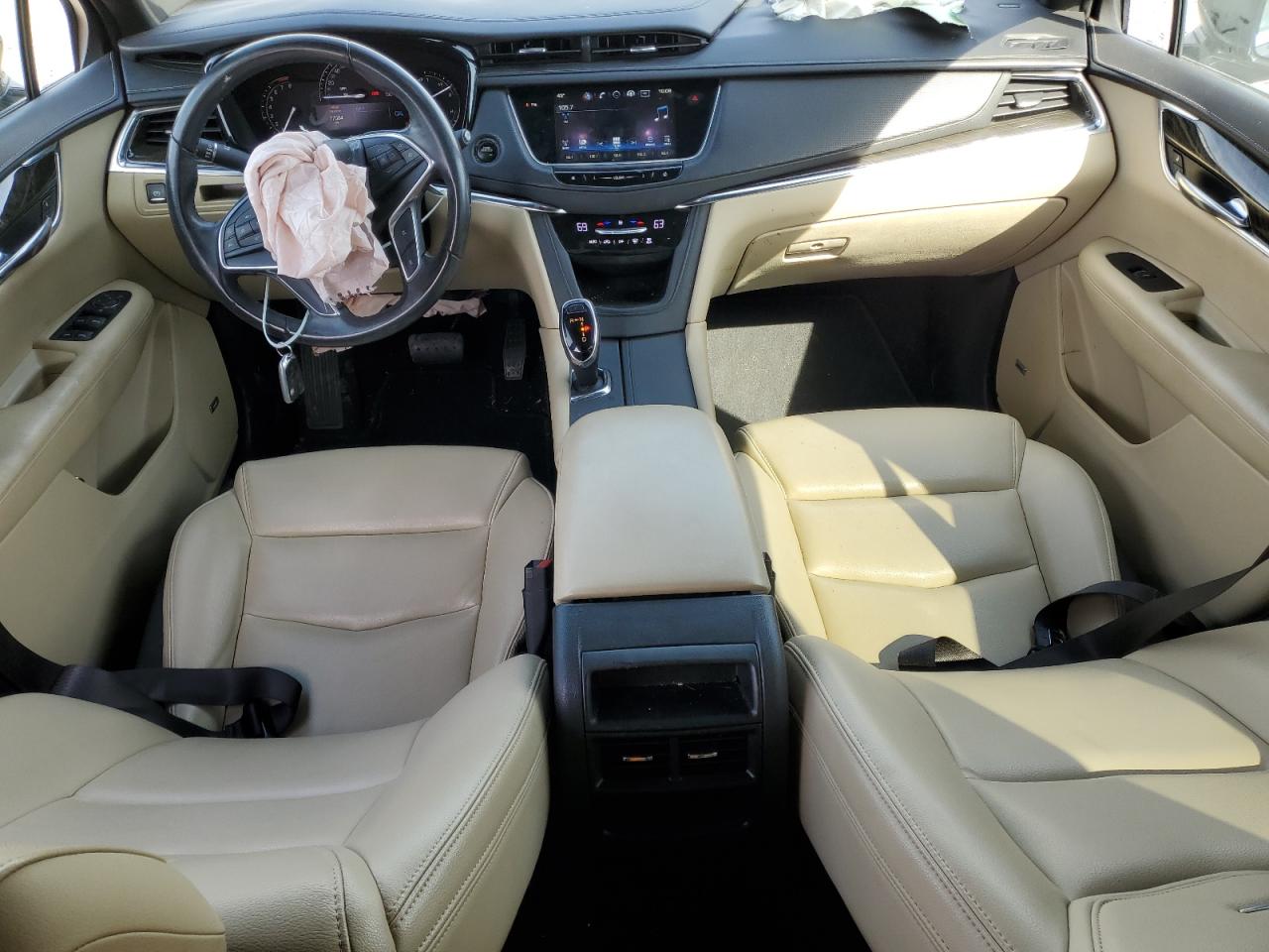 2017 Cadillac XT5 - Image 8