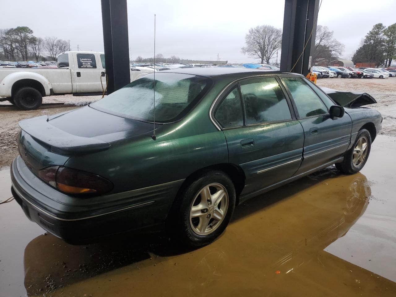 1997 Pontiac Bonneville - Image 3