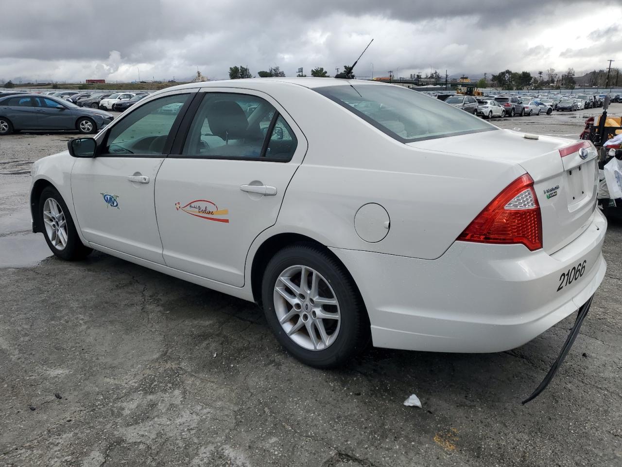 2012 Ford Fusion - Image 2
