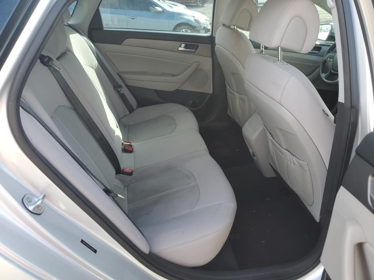 2015 Hyundai Sonata - Image 10