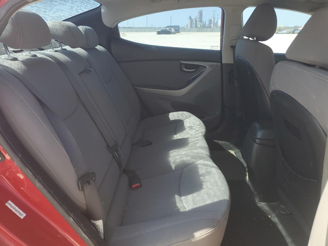 2015 Hyundai Elantra - Image 10