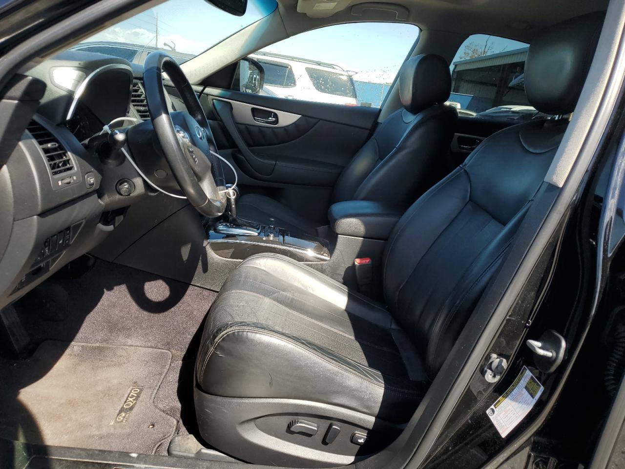 2016 Infiniti QX70 - Image 7