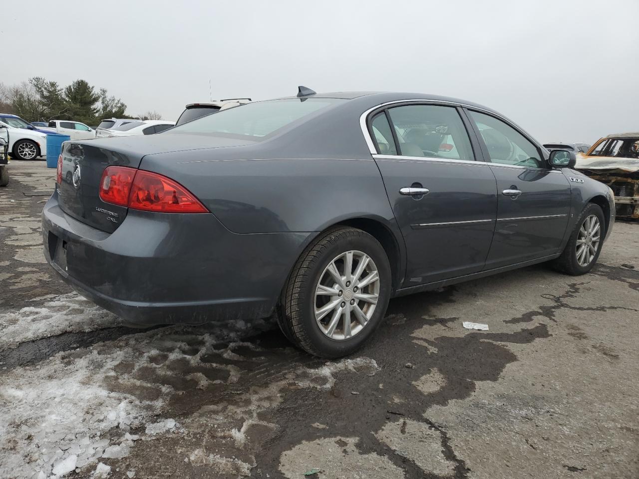 2009 Buick Lucerne - Image 3