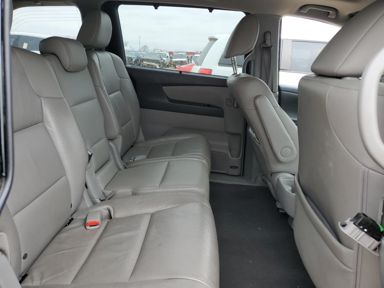 2013 Honda Odyssey - Image 11