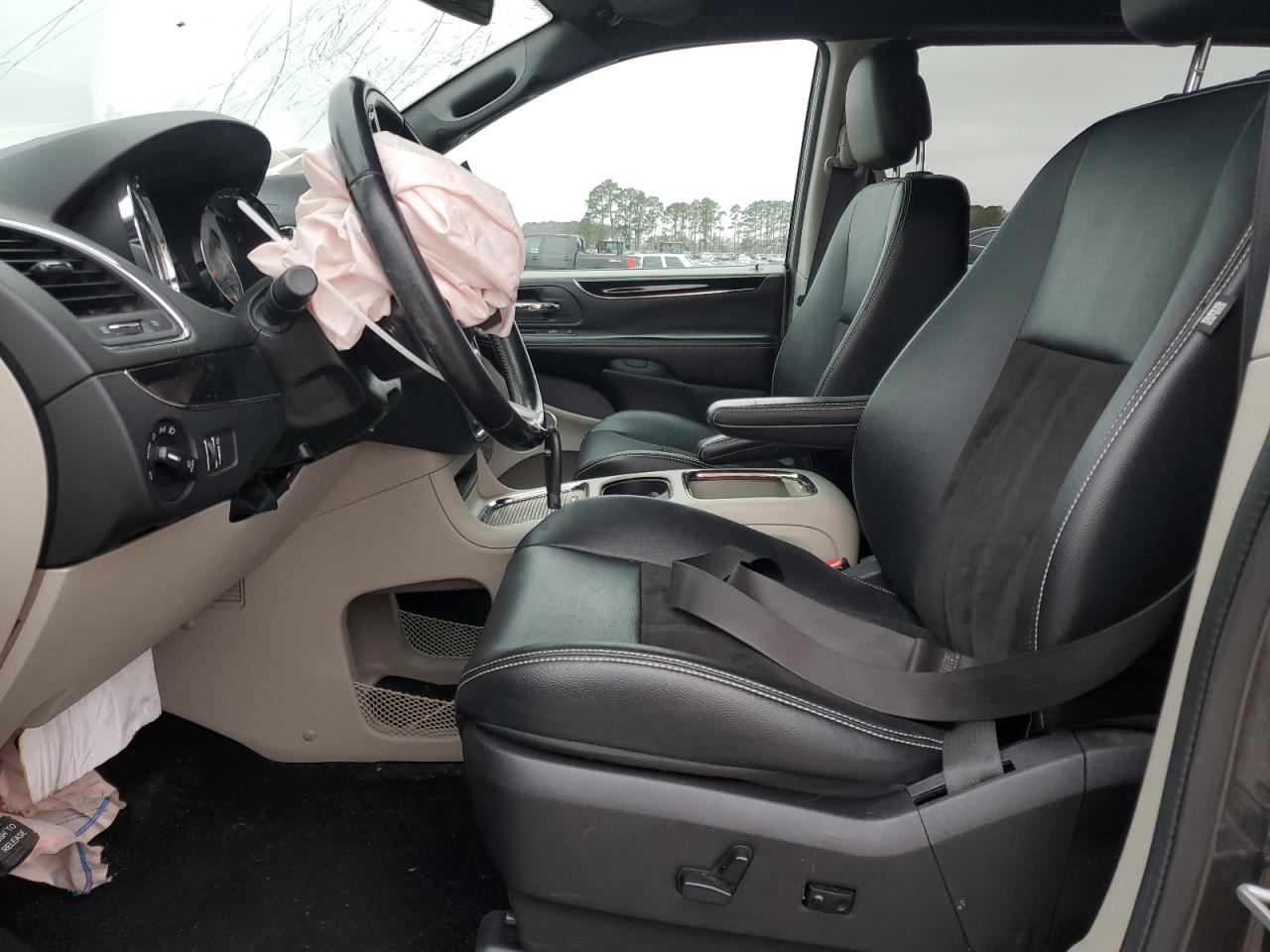 2020 Dodge Caravan - Image 7