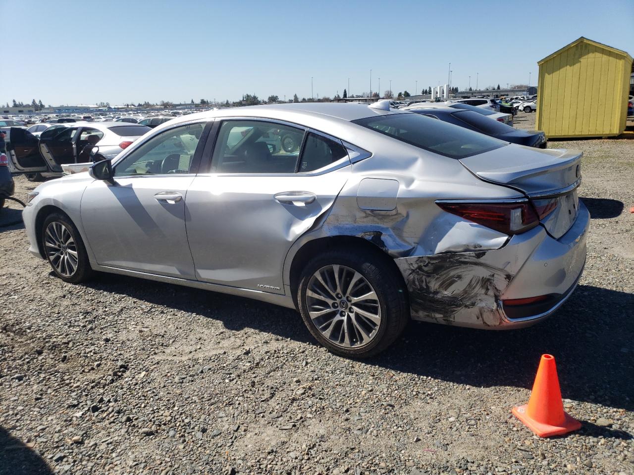 2019 Lexus ES - Image 2