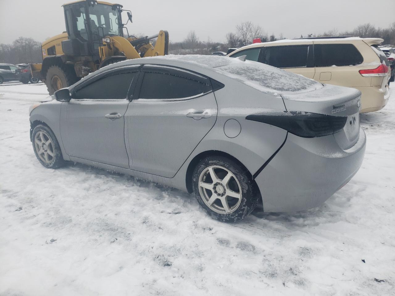 2013 Hyundai Elantra - Image 2