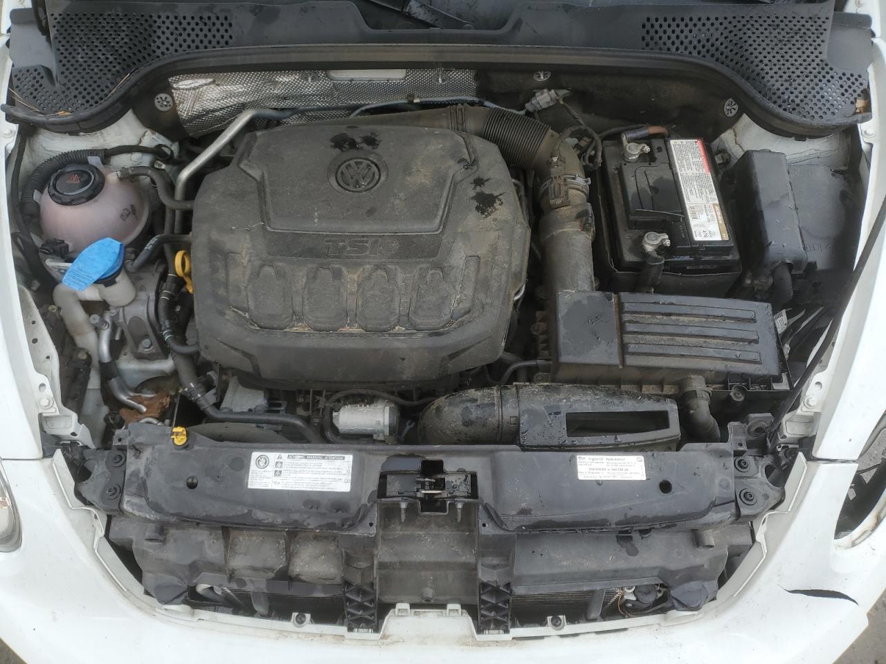 2018 Volkswagen Beetle - Image 11
