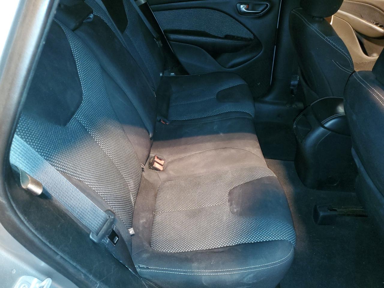 2015 Dodge Dart - Image 10