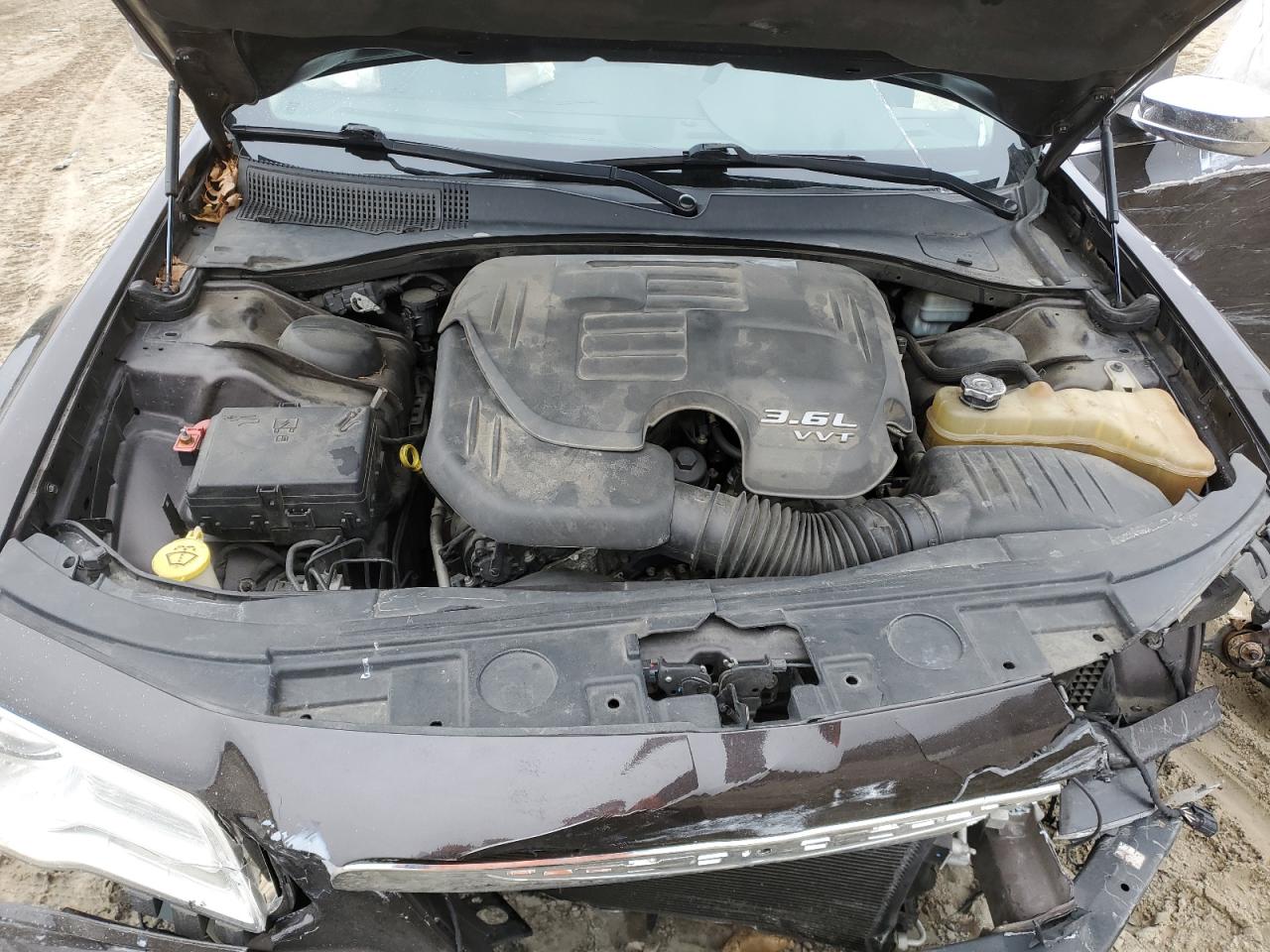 2012 Chrysler 300 - Image 12