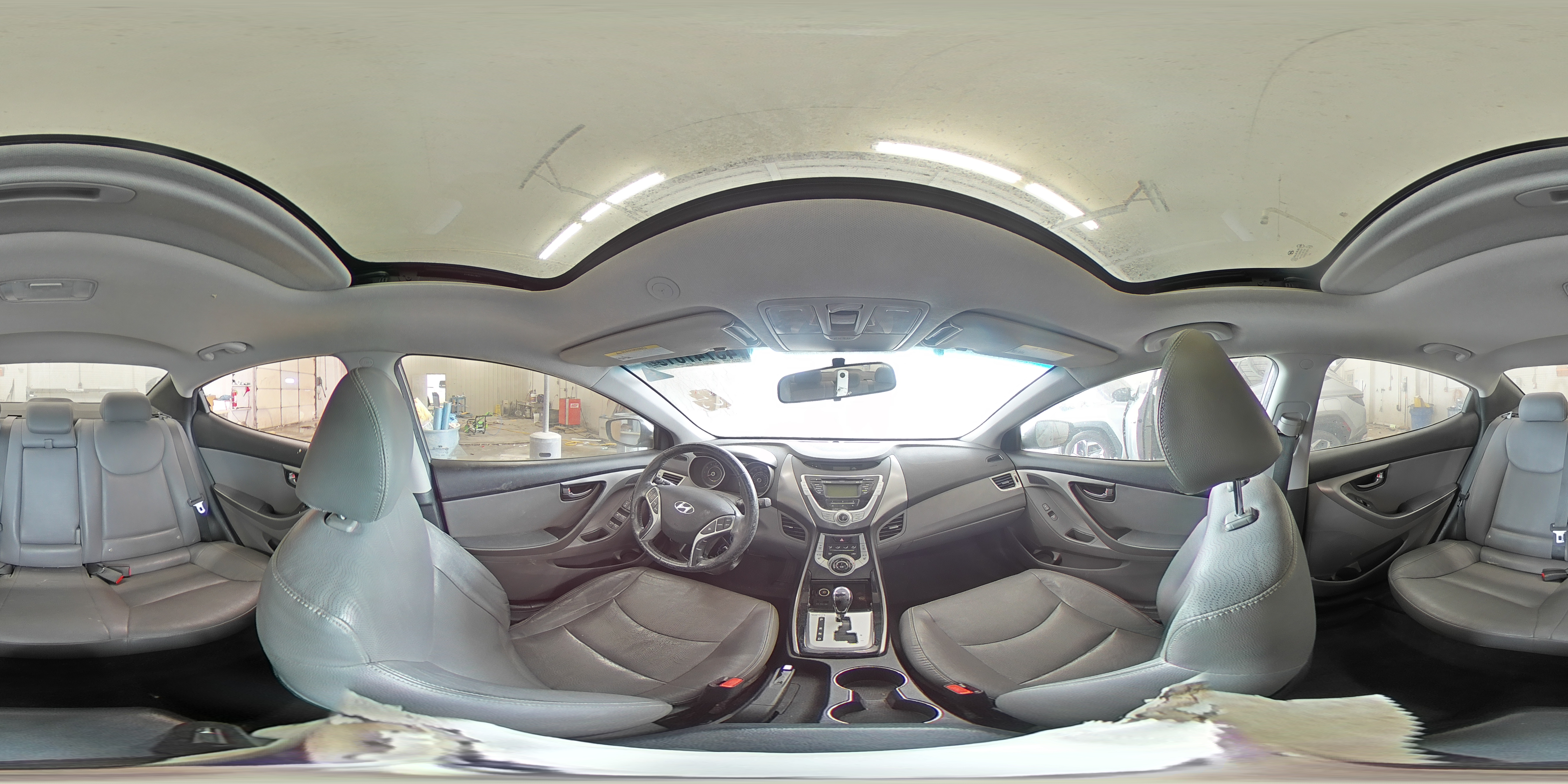 2012 Hyundai Elantra - Image 14