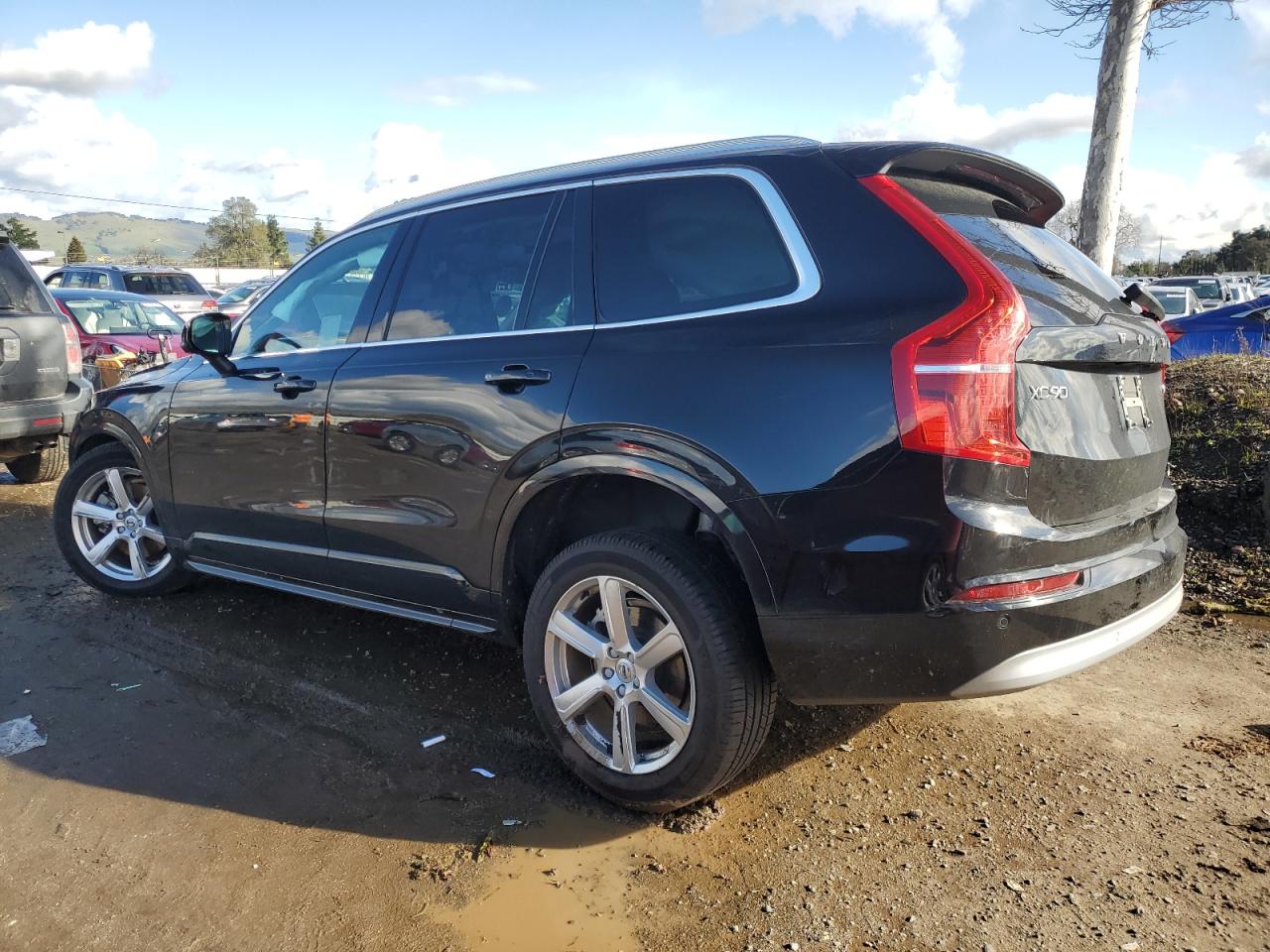 2022 Volvo XC90 - Image 2