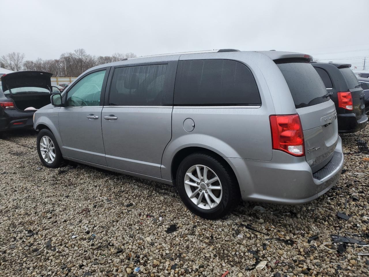 2019 Dodge Caravan - Image 2