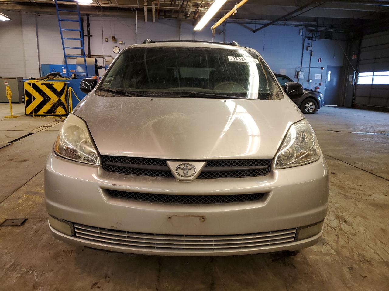2005 Toyota Sienna - Image 5