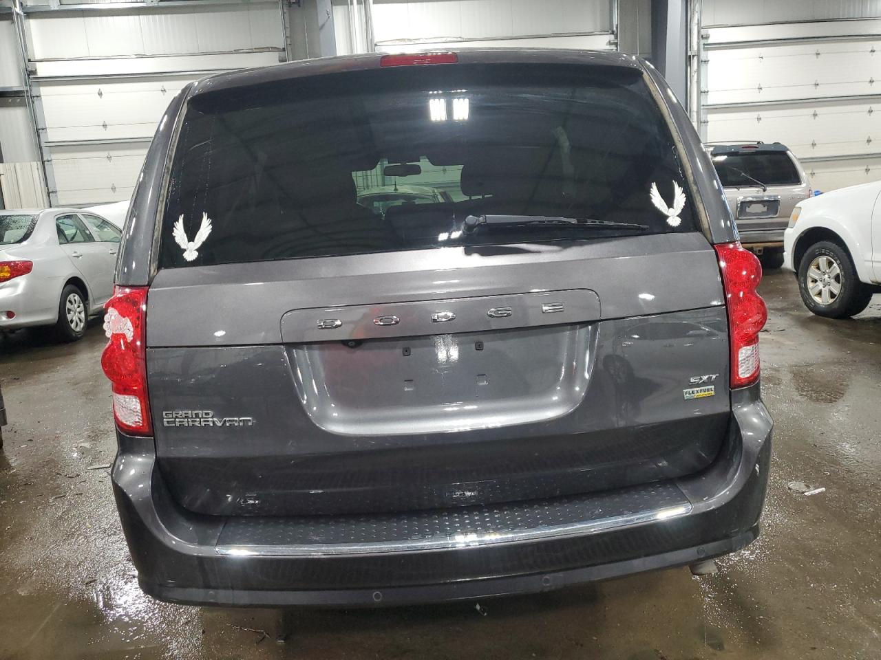2017 Dodge Caravan - Image 6