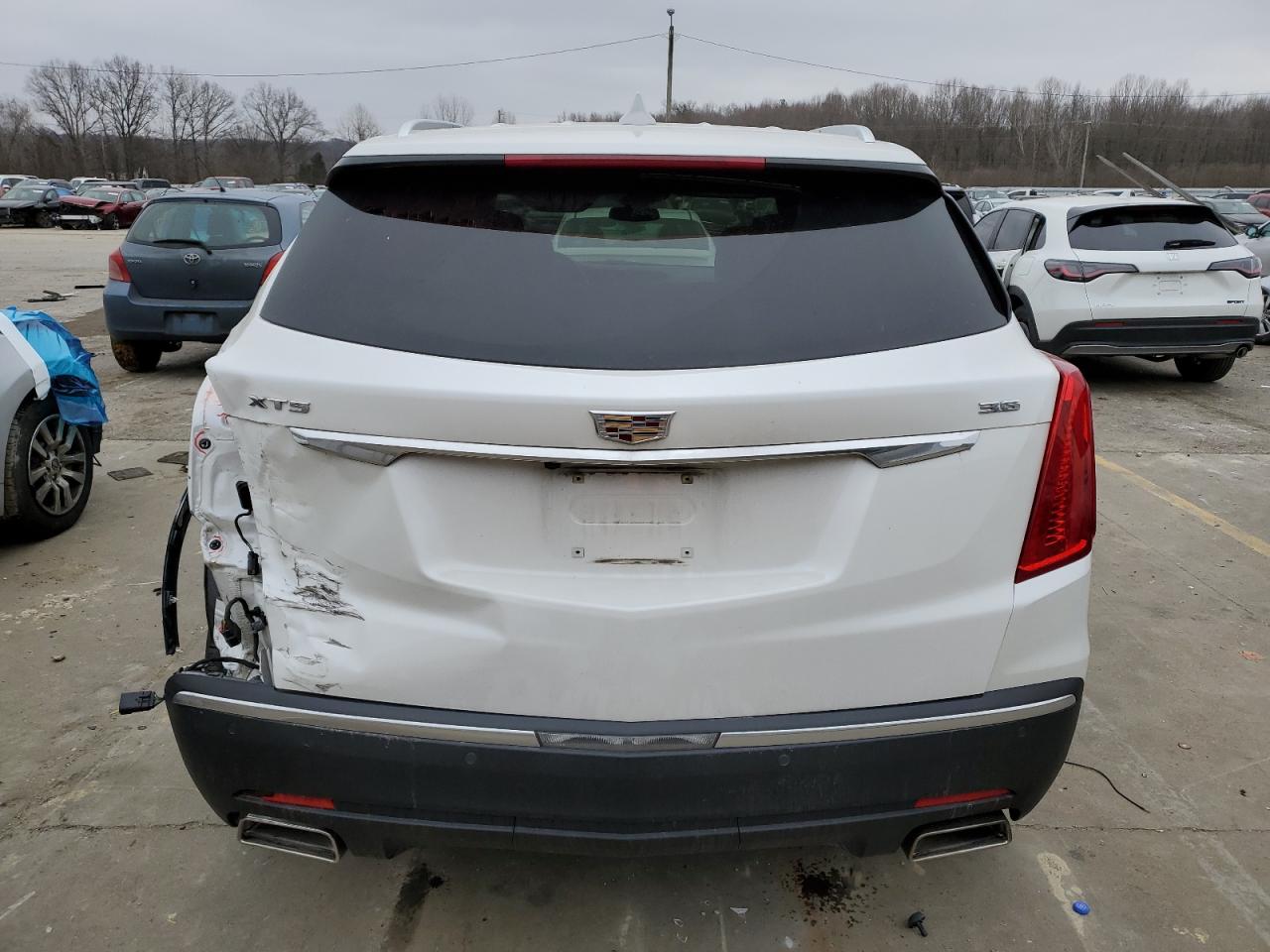 2017 Cadillac XT5 - Image 6