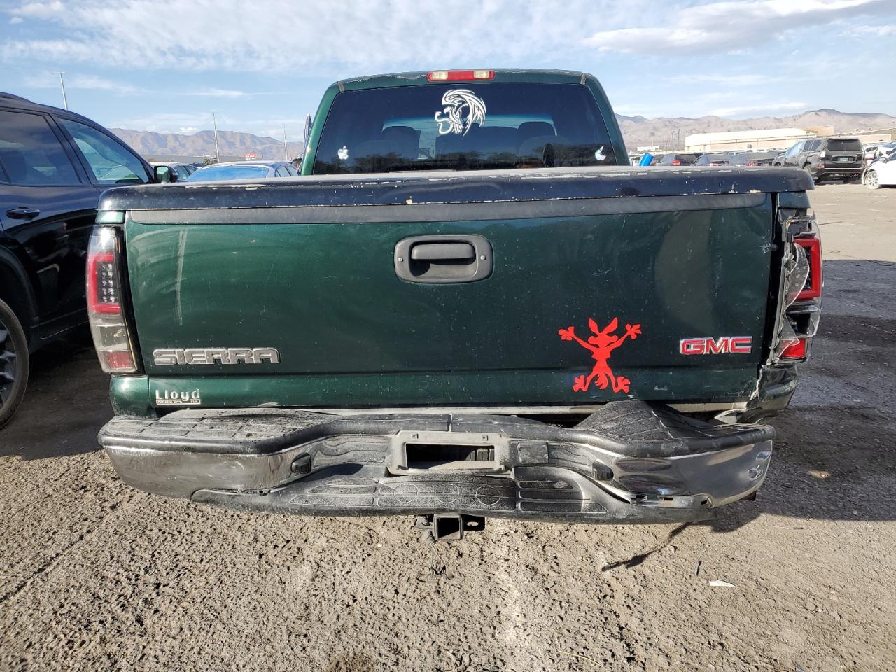 2004 GMC Sierra - Image 6