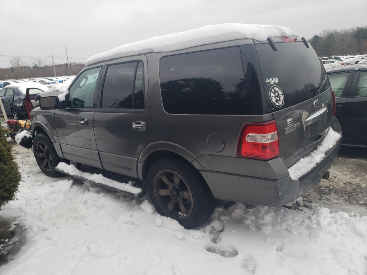 2010 Ford Expedition - Image 2