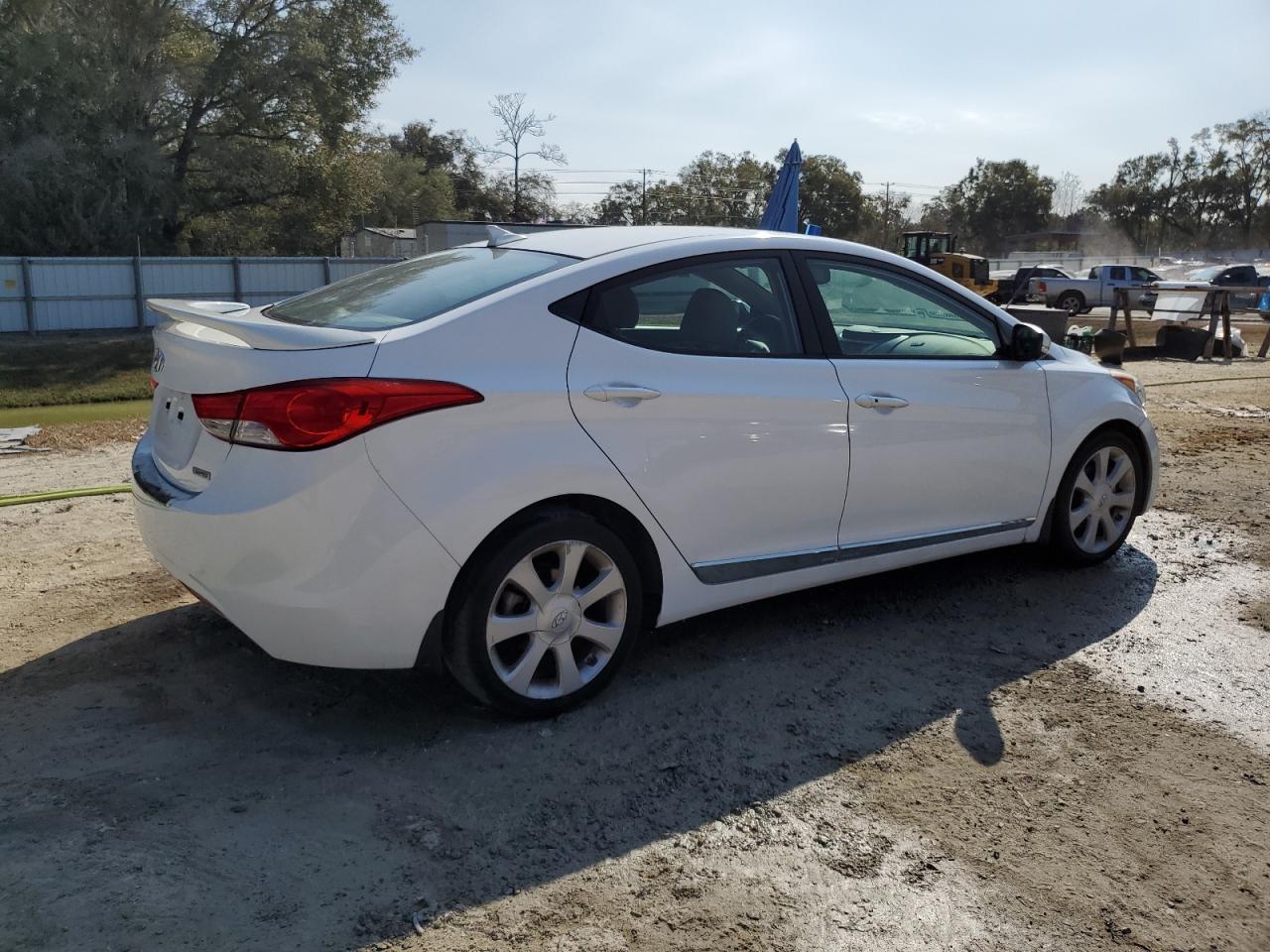 2013 Hyundai Elantra - Image 3