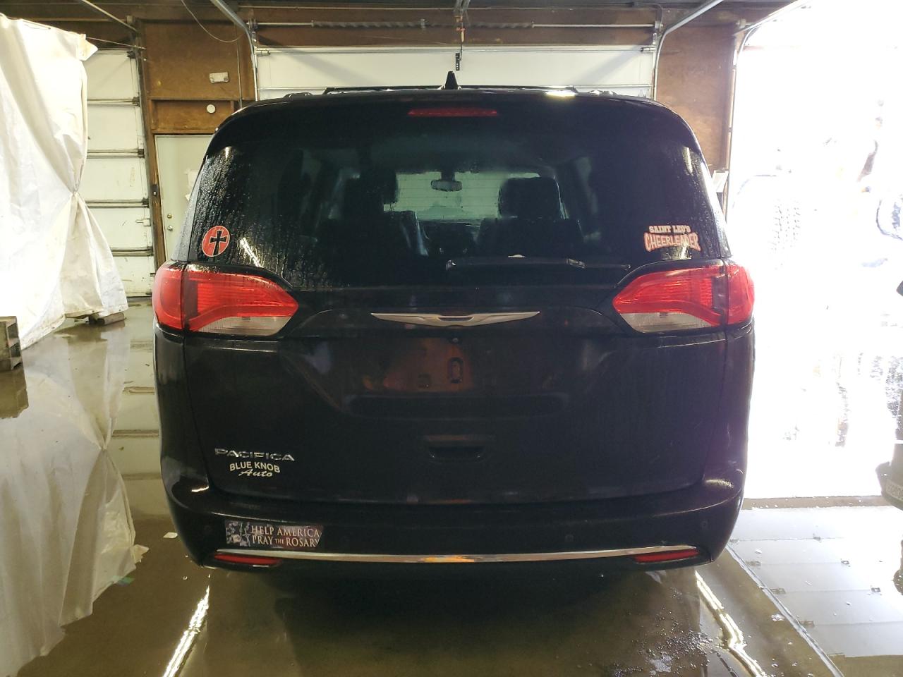 2017 Chrysler Pacifica - Image 6