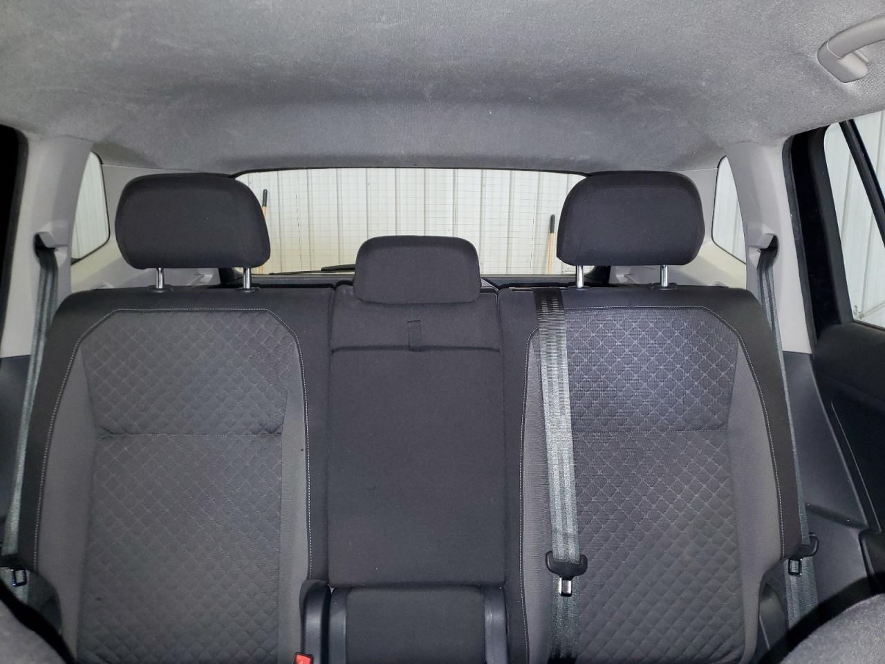 2018 Volkswagen Tiguan - Image 10