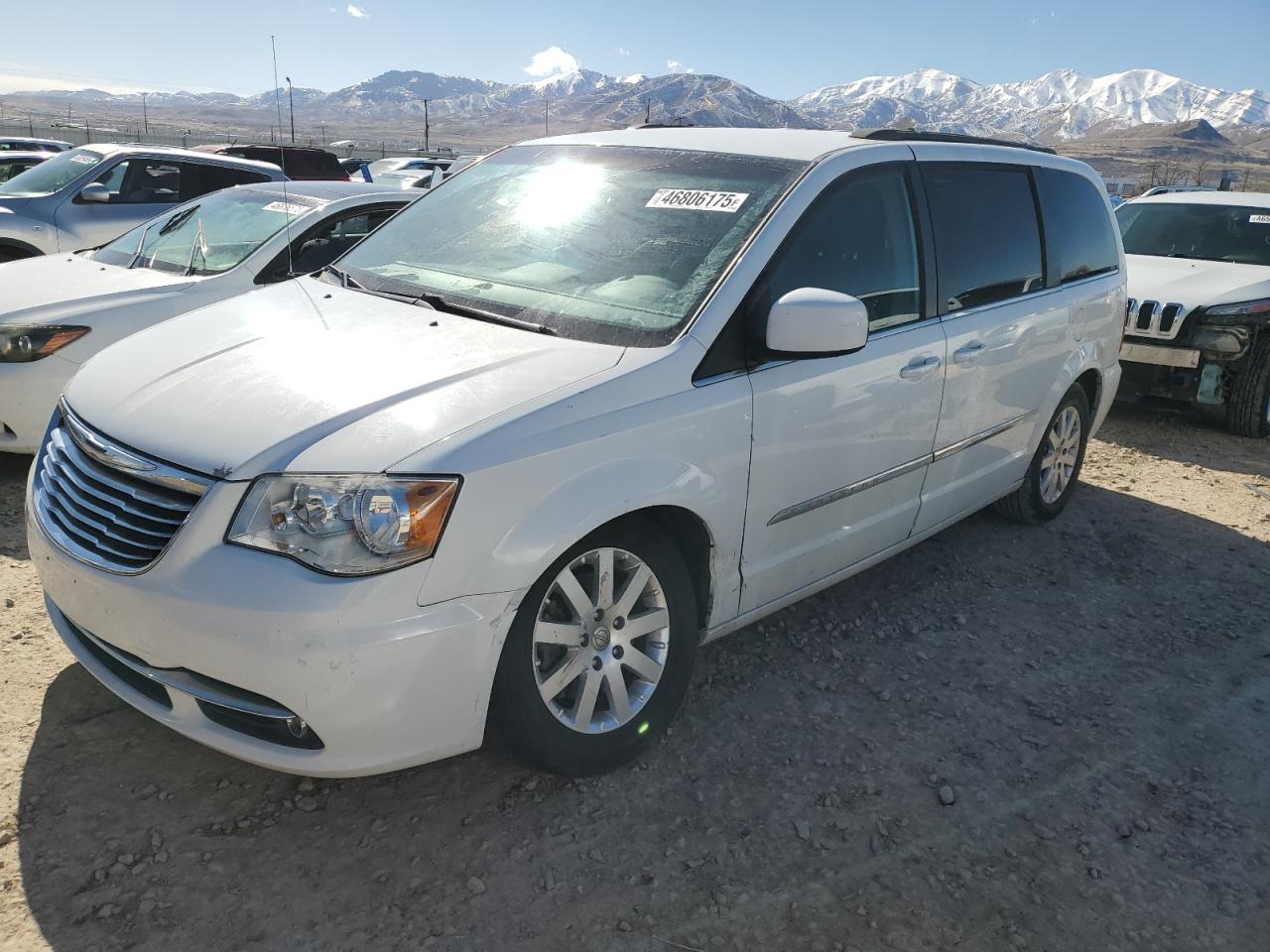 2016 Chrysler Town & Country - Image 1