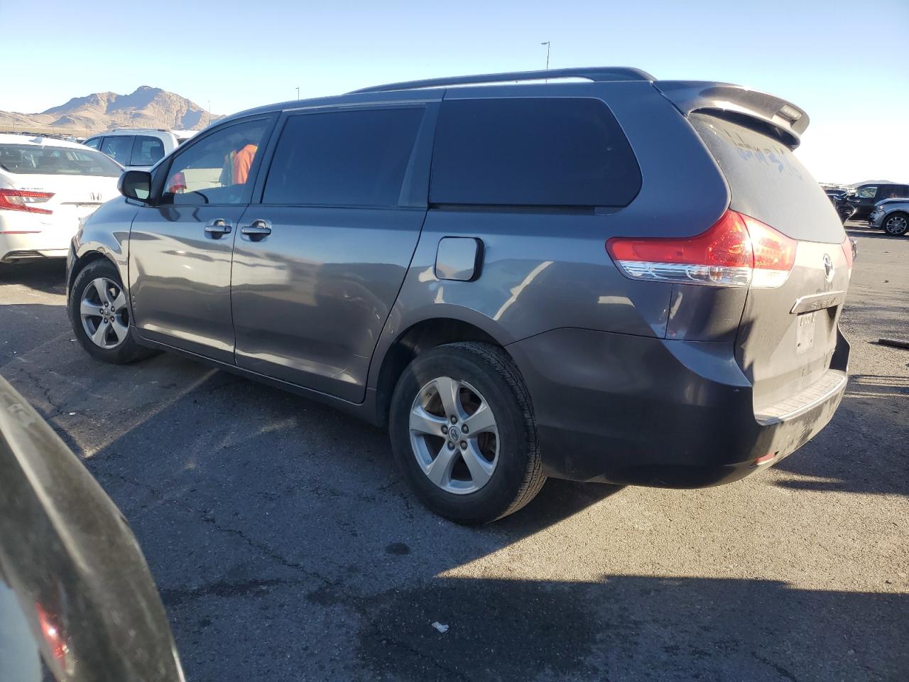 2011 Toyota Sienna - Image 2